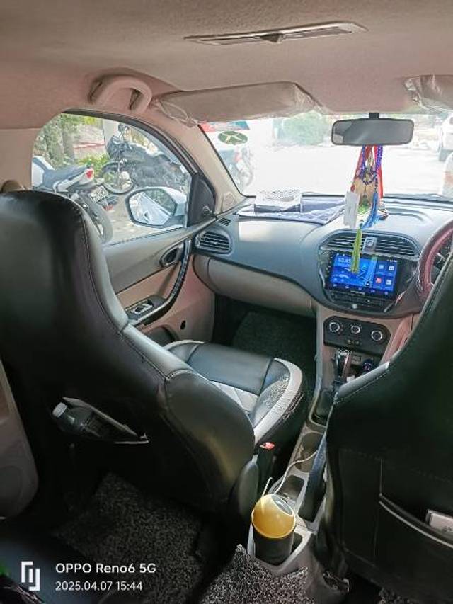 https://images10.gaadi.com/usedgaadi-sellcar/UsedCar/e5f7294ba/f93aa98e-f372-4381-b8ee-f13910ffb7b3.jpg?imwidth=6401