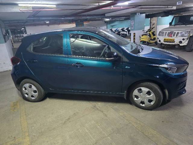 https://images10.gaadi.com/usedgaadi-sellcar/UsedCar/e5f73cffa/d613a609-8074-44cd-9ecd-bfc90b7e65e7.jpg?imwidth=6402