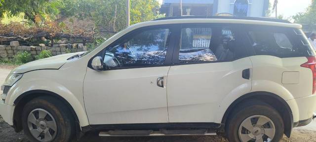 https://images10.gaadi.com/usedgaadi-sellcar/UsedCar/e5f7461ca/3cdb8720-0c3b-41f0-8180-42a2445ae604.jpg?imwidth=6402