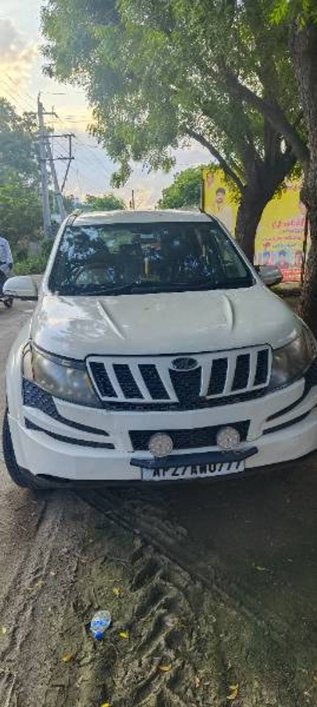 https://images10.gaadi.com/usedgaadi-sellcar/UsedCar/e5f7461ca/f157c097-8fbd-4bd2-95d6-6d07ffc50431.jpg?imwidth=6400