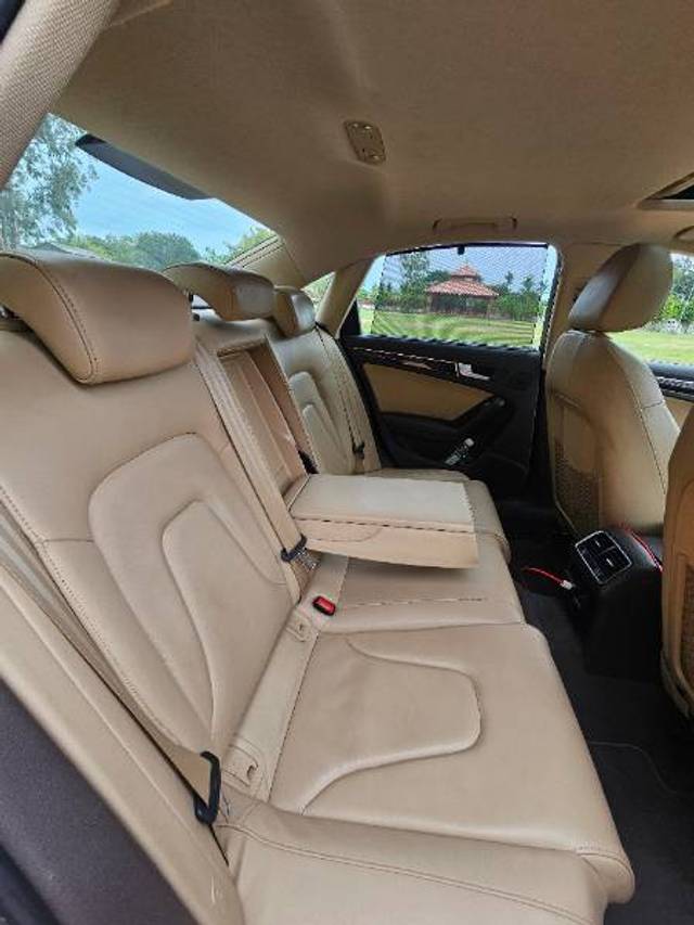 https://images10.gaadi.com/usedgaadi-sellcar/UsedCar/e5f74f64a/ec7337e4-6e17-4459-9342-48a6da8ede33.jpg?imwidth=6401