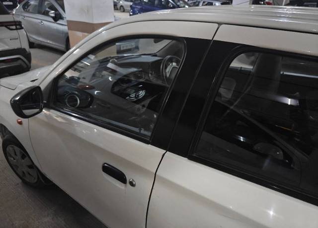 https://images10.gaadi.com/usedgaadi-sellcar/UsedCar/e5f7a868a/79fd7e93-9c0c-4e0e-816f-eb95ec00e547.jpg?imwidth=6402