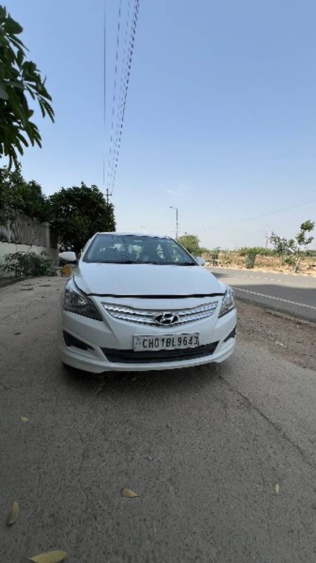 https://images10.gaadi.com/usedgaadi-sellcar/UsedCar/e5f7c8a6a/58d4748f-27cb-4b93-98ac-ac36f3413d6f.jpeg?imwidth=6400