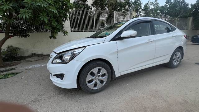 https://images10.gaadi.com/usedgaadi-sellcar/UsedCar/e5f7c8a6a/6845f848-0e03-4bf5-9b1c-b6ee20b4dad8.jpeg?imwidth=6402