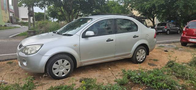 https://images10.gaadi.com/usedgaadi-sellcar/UsedCar/e5f838d9a/8b09e166-2ad8-467f-af1a-155e5e60f3b9.jpg?imwidth=6402