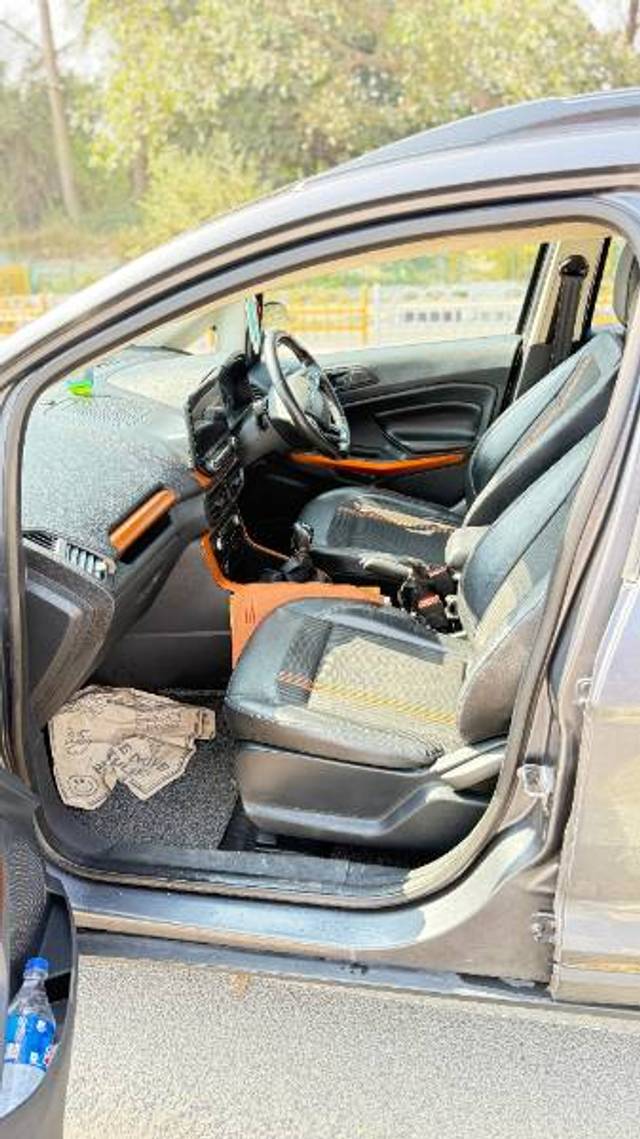 https://images10.gaadi.com/usedgaadi-sellcar/UsedCar/e5f85a84a/eeb968e9-900f-46e7-8321-d869fa695482.jpg?imwidth=6401