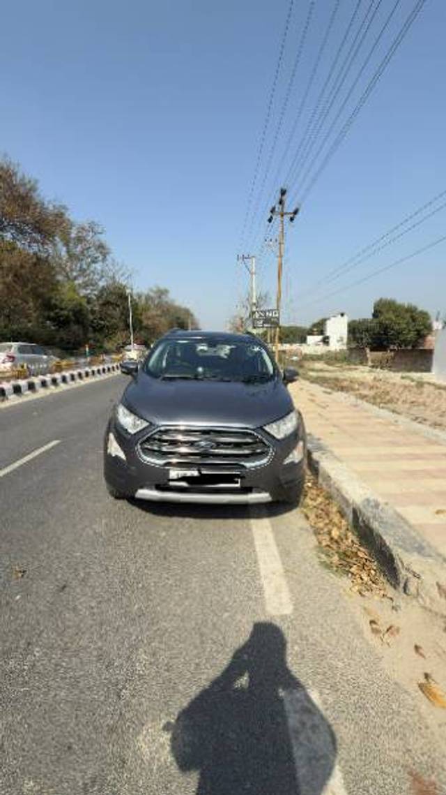 https://images10.gaadi.com/usedgaadi-sellcar/UsedCar/e5f85a84a/fafe0a69-65cc-4ef0-9e81-88c14f80db52.jpg?imwidth=6400