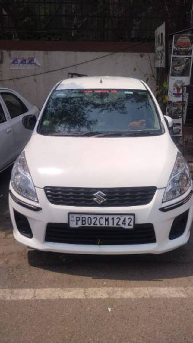 https://images10.gaadi.com/usedgaadi-sellcar/UsedCar/e5f889b0a/3576dfad-b0e1-489e-a6e2-e932c5da53ea.jpg?imwidth=6400