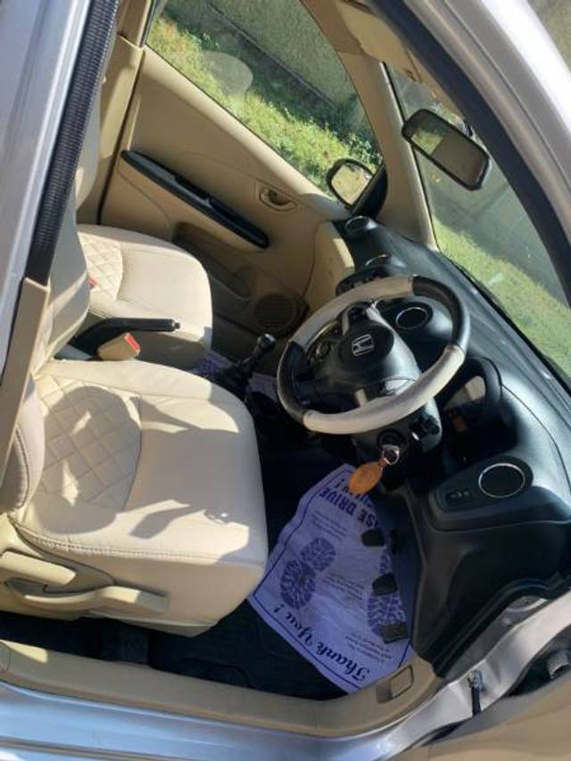 https://images10.gaadi.com/usedgaadi-sellcar/UsedCar/e5f89690a/533b825e-237b-4aa1-9076-5b37811cd29a.jpg?imwidth=6402