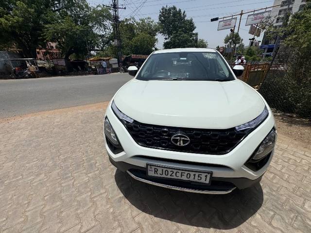 https://images10.gaadi.com/usedgaadi-sellcar/UsedCar/e5f8a83fa/50f1e671-6b5d-4520-b3f4-b30c81fec432.jpeg?imwidth=6402