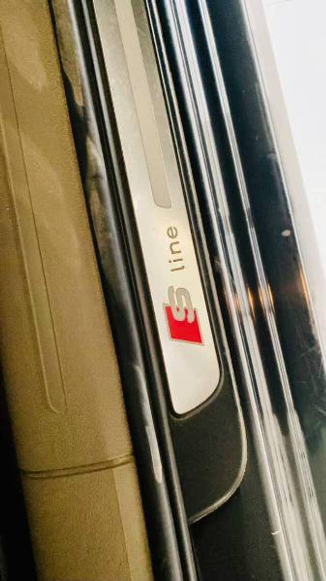 https://images10.gaadi.com/usedgaadi-sellcar/UsedCar/e5f906b7a/68aefe97-ccb7-4923-9aba-fe01870c5a1d.jpg?imwidth=6402