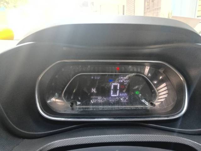 https://images10.gaadi.com/usedgaadi-sellcar/UsedCar/e5f921d3a/b1178828-77a4-4073-80ff-89b85757cc36.jpg?imwidth=6402