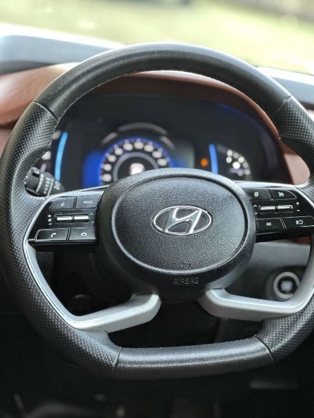 https://images10.gaadi.com/usedgaadi-sellcar/UsedCar/e5f923dea/3045c01e-bf19-48c4-80b8-b05d280fe028.jpeg?imwidth=6401