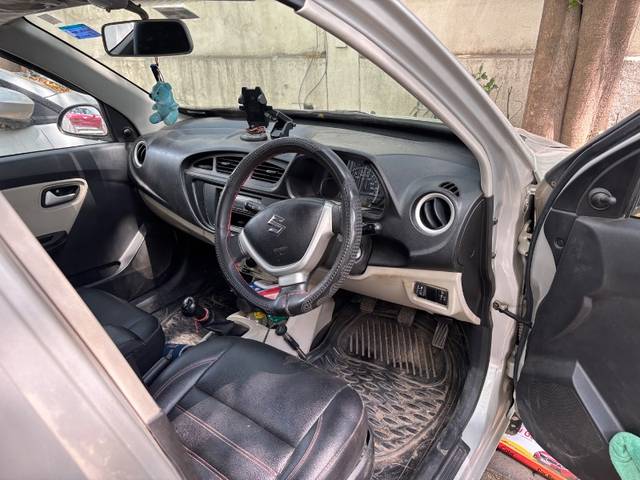 https://images10.gaadi.com/usedgaadi-sellcar/UsedCar/e5f92777a/c27a0c0f-c453-49ea-999e-457c46c988ed.jpeg?imwidth=6402