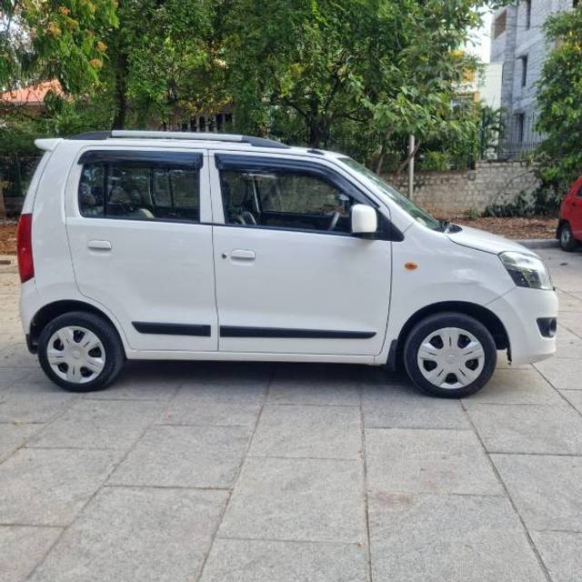 https://images10.gaadi.com/usedgaadi-sellcar/UsedCar/e5f9302aa/69962eac-6b90-49f2-8e7b-ff0fce9d5ce2.jpg?imwidth=6401