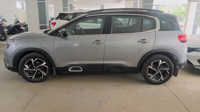 https://images10.gaadi.com/usedgaadi-sellcar/UsedCar/e5f9756ea/0a05b5a6-239c-42f1-8cdc-8f154b6b85f4.jpeg?imwidth=6401