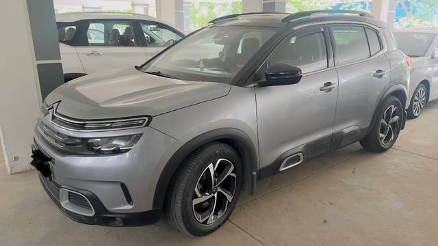 https://images10.gaadi.com/usedgaadi-sellcar/UsedCar/e5f9756ea/76f036eb-30ce-4091-b297-a76b6b50c602.jpeg?imwidth=6402