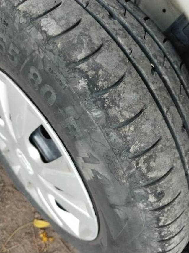 https://images10.gaadi.com/usedgaadi-sellcar/UsedCar/e5f9bd81a/03aace99-d483-46b6-8fc8-dfbf7fd0716a.jpg?imwidth=6402