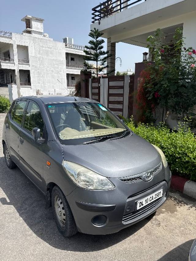 https://images10.gaadi.com/usedgaadi-sellcar/UsedCar/e5f9c10fa/ab068064-aeb7-4f8b-a92e-9c1c55157f35.jpg?imwidth=6400