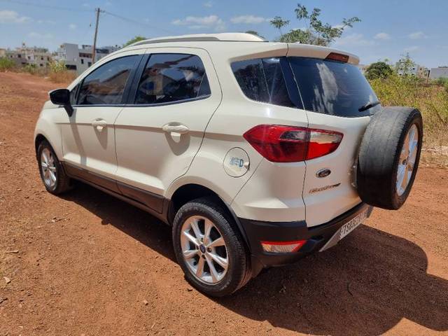 https://images10.gaadi.com/usedgaadi-sellcar/UsedCar/e5f9f369a/b5f1855c-fac9-48b4-8a0f-a1a71f10119f.jpg?imwidth=6402