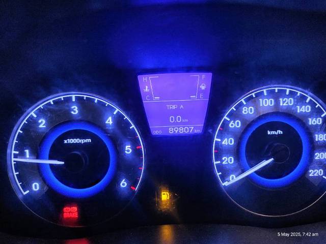 https://images10.gaadi.com/usedgaadi-sellcar/UsedCar/e5fa0229a/321ec201-67c4-45e5-bed5-cfddaf036f6e.jpg?imwidth=6402