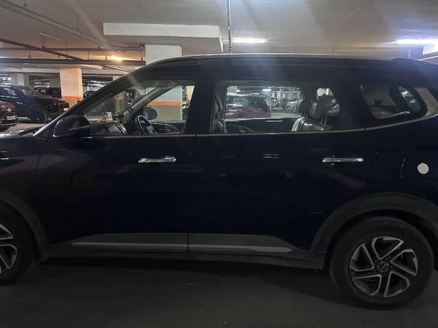 https://images10.gaadi.com/usedgaadi-sellcar/UsedCar/e5fa5123a/4a4b6bad-3abe-4588-8e66-54e7c78b9250.jpeg?imwidth=6401