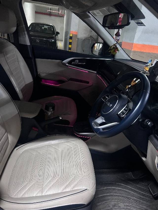 https://images10.gaadi.com/usedgaadi-sellcar/UsedCar/e5fa5123a/6e49c021-079c-4c69-b92a-3e6cb02848d8.jpeg?imwidth=6402