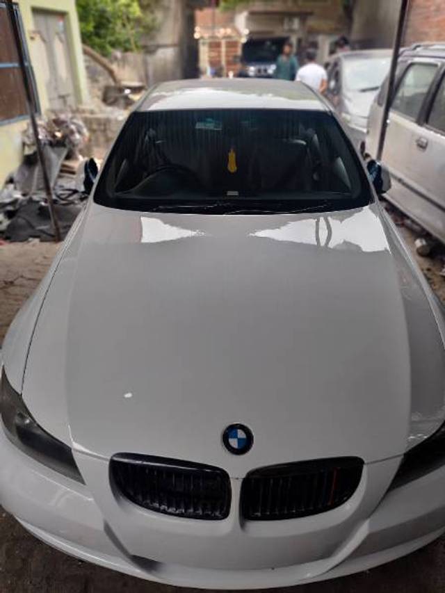 https://images10.gaadi.com/usedgaadi-sellcar/UsedCar/e5fa5692a/23447bd3-0113-479f-82ba-4dd8708180da.jpg?imwidth=6400