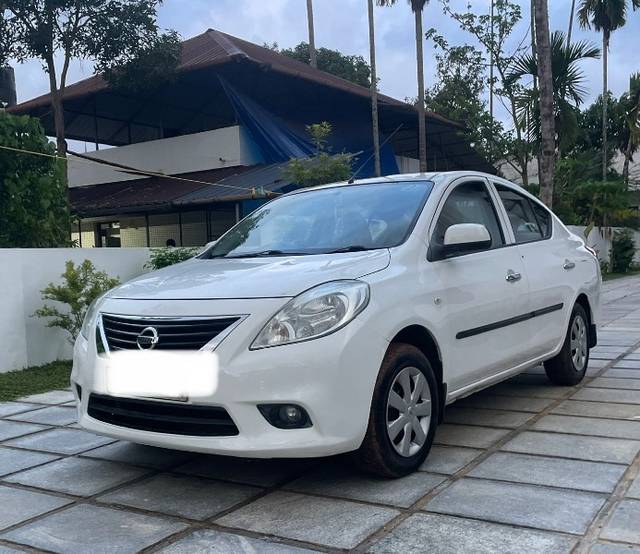 https://images10.gaadi.com/usedgaadi-sellcar/UsedCar/e5fa5fada/5480425f-b372-4de0-8157-ece5d4227ed4.jpeg?imwidth=6402