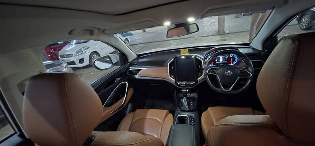 https://images10.gaadi.com/usedgaadi-sellcar/UsedCar/e5fa8222a/ee274520-aa05-4668-89c3-f79185cc643b.jpg?imwidth=6402
