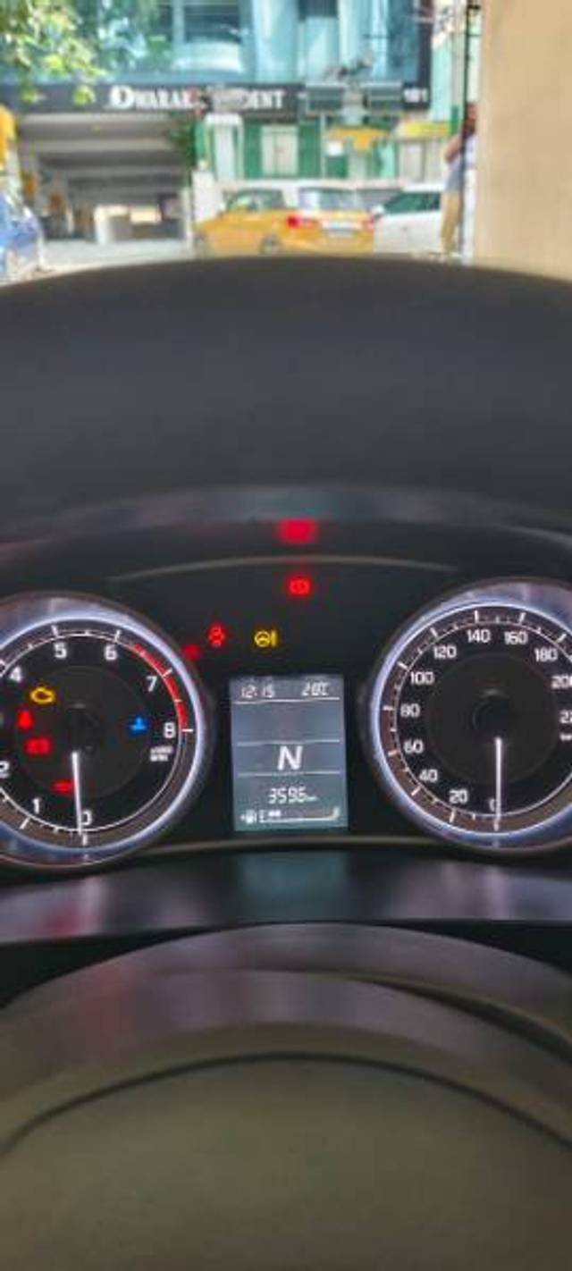 https://images10.gaadi.com/usedgaadi-sellcar/UsedCar/e5fabe10a/51ab2ce5-8476-4cba-b021-273911b76405.jpg?imwidth=6401