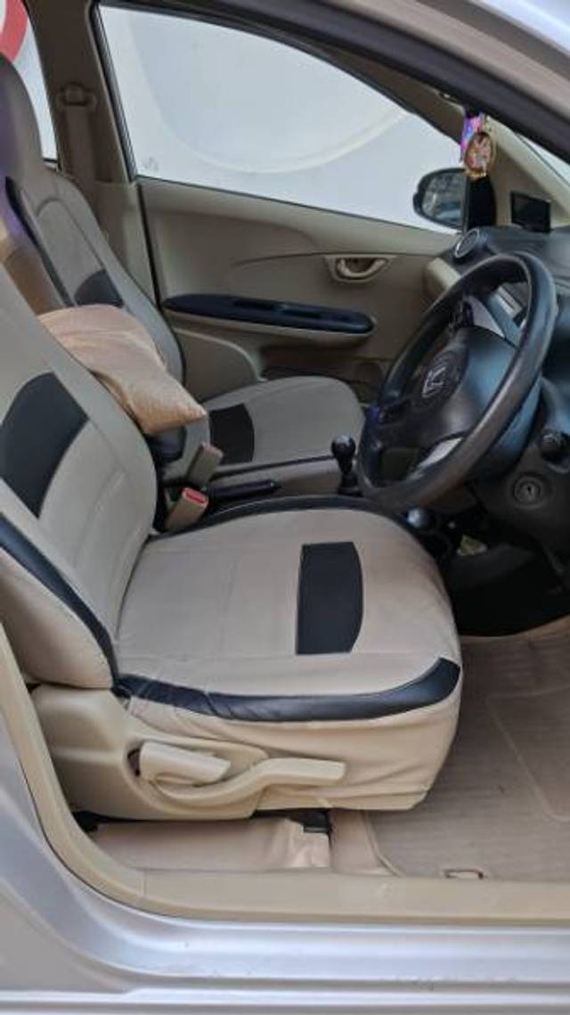 https://images10.gaadi.com/usedgaadi-sellcar/UsedCar/e5faf5fda/0d8f7733-1f7e-4d9d-ba56-84d74ef49c4e.jpeg?imwidth=6401