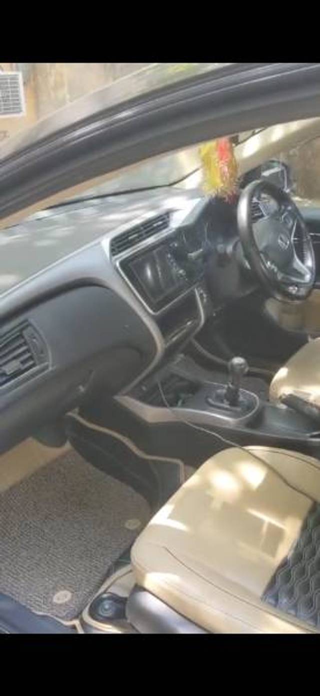 https://images10.gaadi.com/usedgaadi-sellcar/UsedCar/e5fb2fdea/9c1a44af-9fb1-4007-a865-e9174417fc7a.png?imwidth=6401