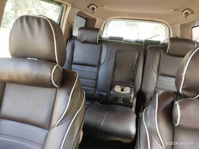 https://images10.gaadi.com/usedgaadi-sellcar/UsedCar/e5fb8a6ba/bda5e86a-cd83-4984-a71d-6707a46eba00.jpg?imwidth=6401