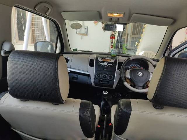 https://images10.gaadi.com/usedgaadi-sellcar/UsedCar/e5fbba1aa/fe2a9f03-03ef-4c7b-a0bb-b5dd7e177f96.jpg?imwidth=6402