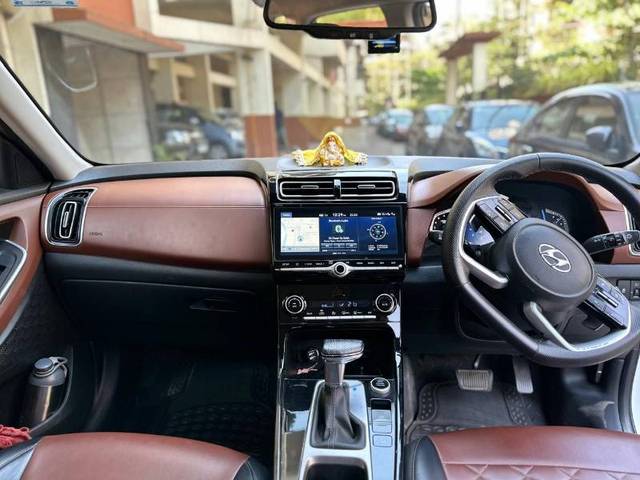 https://images10.gaadi.com/usedgaadi-sellcar/UsedCar/e5fbd352a/0c70da2b-add1-40cf-bb8f-aee96a7d955a.jpeg?imwidth=6402