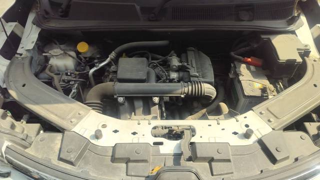 https://images10.gaadi.com/usedgaadi-sellcar/UsedCar/e5fbd853a/8b8f710d-d674-49f4-b832-dd1f746acf99.jpeg?imwidth=6402
