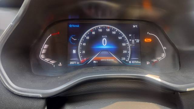 https://images10.gaadi.com/usedgaadi-sellcar/UsedCar/e5fbd853a/bc86f9c8-e17f-4d06-8aa3-2bc723249a0d.jpeg?imwidth=6401