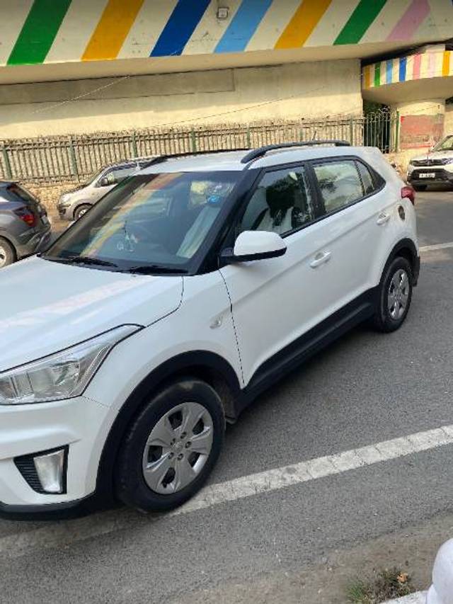 https://images10.gaadi.com/usedgaadi-sellcar/UsedCar/e5fc06b4a/4ab957f3-fc65-466c-867e-8fcdbd6b33d1.jpg?imwidth=6401