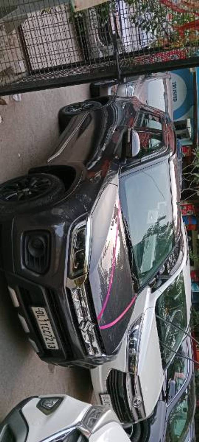 https://images10.gaadi.com/usedgaadi-sellcar/UsedCar/e5fc1300a/db70c64d-3afb-4b75-8cb6-2e6aee49ab2d.jpg?imwidth=6402