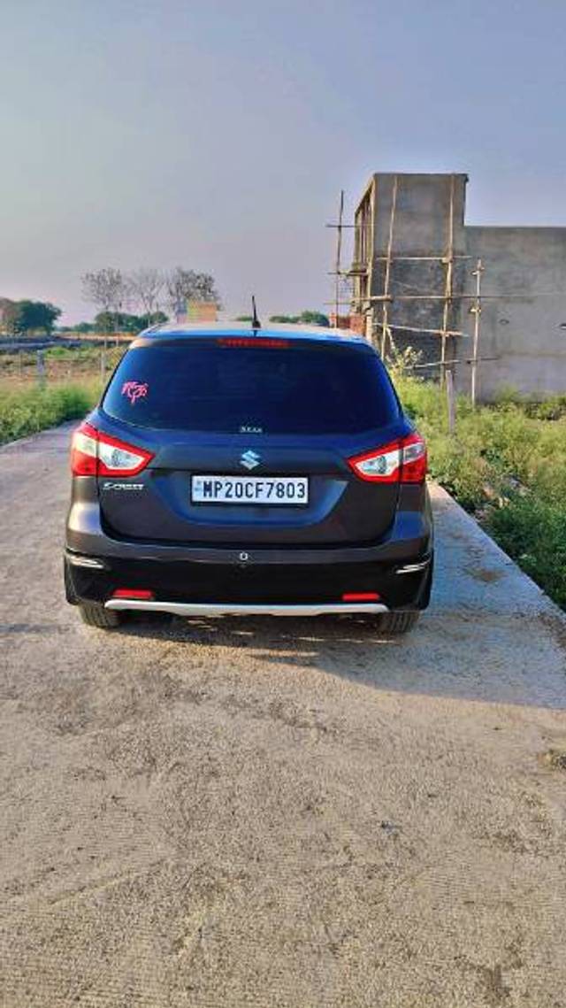 https://images10.gaadi.com/usedgaadi-sellcar/UsedCar/e5fc352ea/d4f4267a-6d9d-4950-9ee7-bdada6885bc1.jpg?imwidth=6402