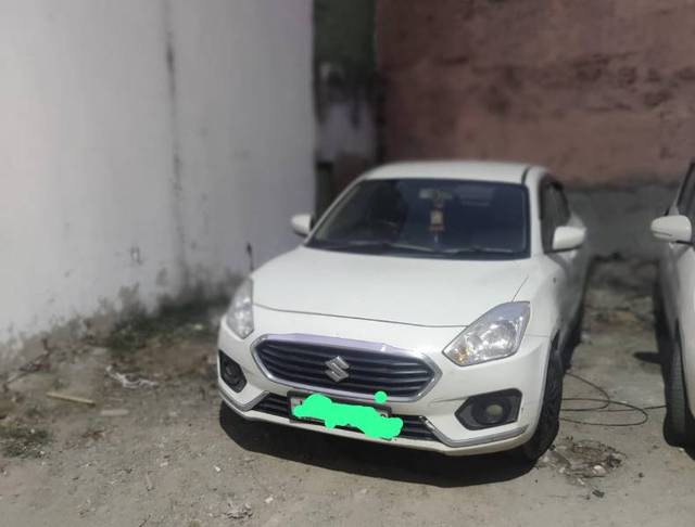 https://images10.gaadi.com/usedgaadi-sellcar/UsedCar/e5fc4cf0a/80758132-1ef6-4cbd-9f50-c9245d83d20f.jpeg?imwidth=6400