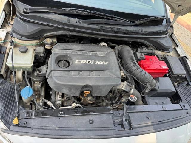 https://images10.gaadi.com/usedgaadi-sellcar/UsedCar/e5fc64fda/53305f9f-3247-401e-ad71-c703cb670918.jpeg?imwidth=6401
