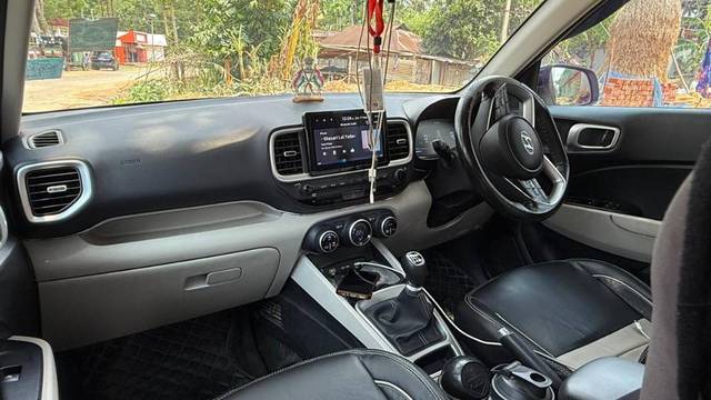 https://images10.gaadi.com/usedgaadi-sellcar/UsedCar/e5fc6fbaa/29e3664f-873b-4545-a709-004806d30aa7.jpg?imwidth=6402