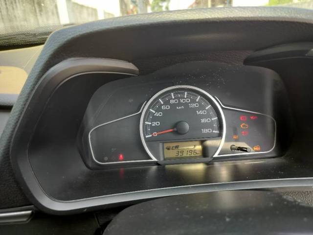 https://images10.gaadi.com/usedgaadi-sellcar/UsedCar/e5fc7cdaa/42fc3c92-77ea-48c4-8d14-62f5b0c1f5ee.jpg?imwidth=6402