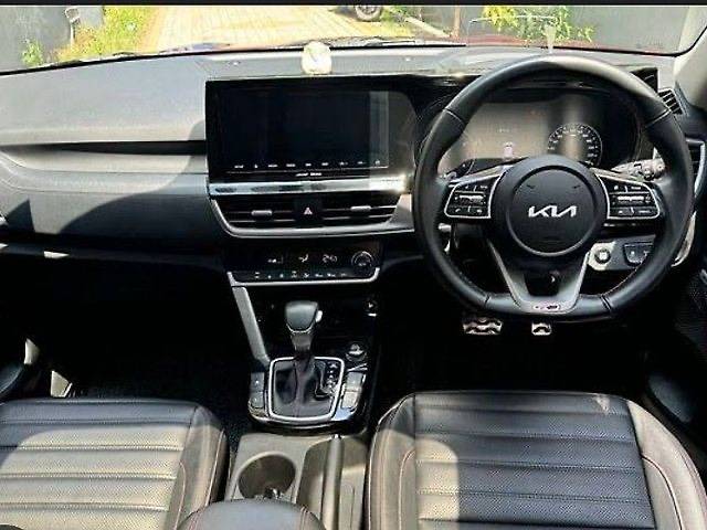 https://images10.gaadi.com/usedgaadi-sellcar/UsedCar/e5fc975fa/b732b397-4e50-4148-91a8-995aa9ca8f58.jpeg?imwidth=6401
