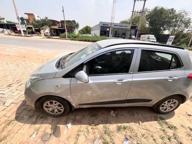 https://images10.gaadi.com/usedgaadi-sellcar/UsedCar/e5fca837a/4f555da2-bc92-4a70-bbf3-8e6df615662a.jpeg?imwidth=6402