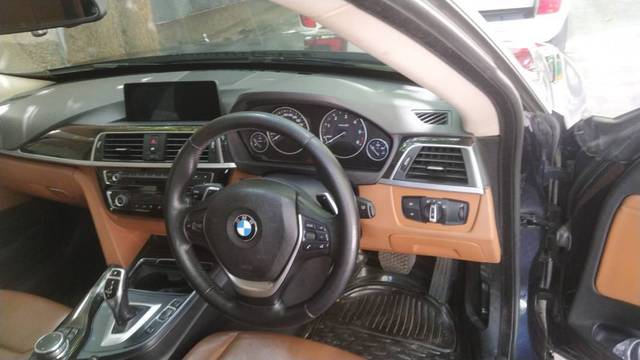 https://images10.gaadi.com/usedgaadi-sellcar/UsedCar/e5fcdfe8a/9aafcbb4-26b7-44b8-ae57-4d48ab3f0b5f.jpeg?imwidth=6401