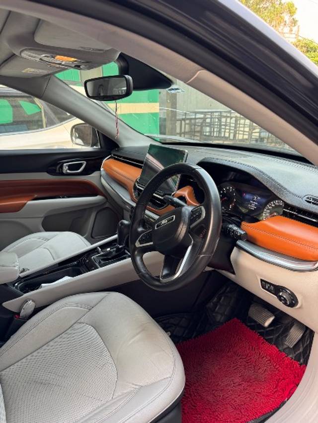 https://images10.gaadi.com/usedgaadi-sellcar/UsedCar/e5fe1c1fa/30c05abb-9720-4104-acf9-eb226b1939f6.jpeg?imwidth=6402