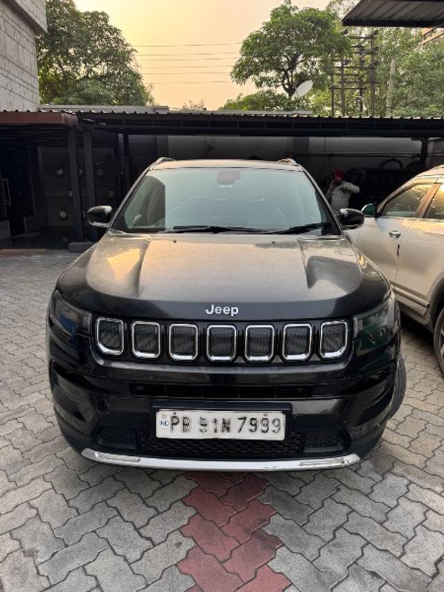 https://images10.gaadi.com/usedgaadi-sellcar/UsedCar/e5fe1c1fa/3adc57a3-0c0c-4c18-a44b-b7493b73e4cd.jpeg?imwidth=6400